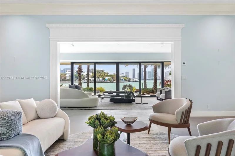 250 W San Marino Dr, Miami Beach, Florida, United States. - Photo 22