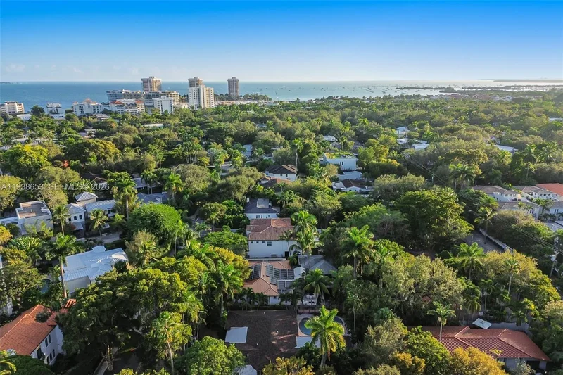 2650 Hilola St, Miami, Florida, United States. - Photo 22