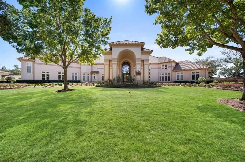 21 Grand Manor