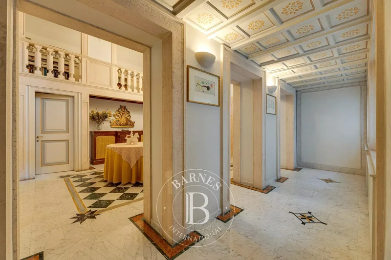 Vicolo Savelli, Rome, Lazio, Italy. - Photo 31
