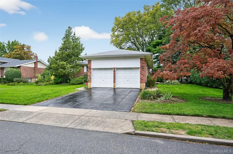 32 Rockland Drive , Jericho, NY 11753, Jericho, New York, United States. - Photo 9