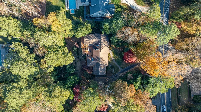 4961 Long Island Drive NW, Sandy Springs, GA 30327, Atlanta, Georgia, United States. - Photo 5