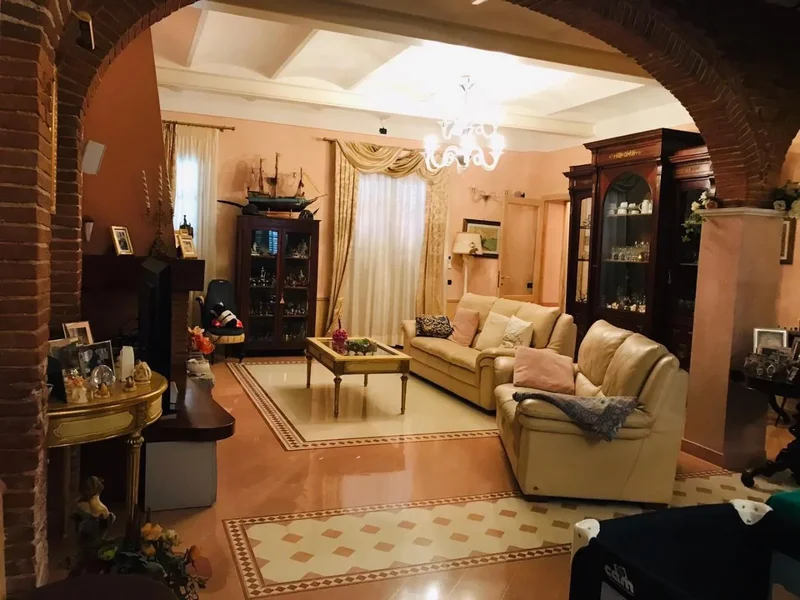 Rustico in vendita a Cascina(PI) in Ottimo composto da 9vani