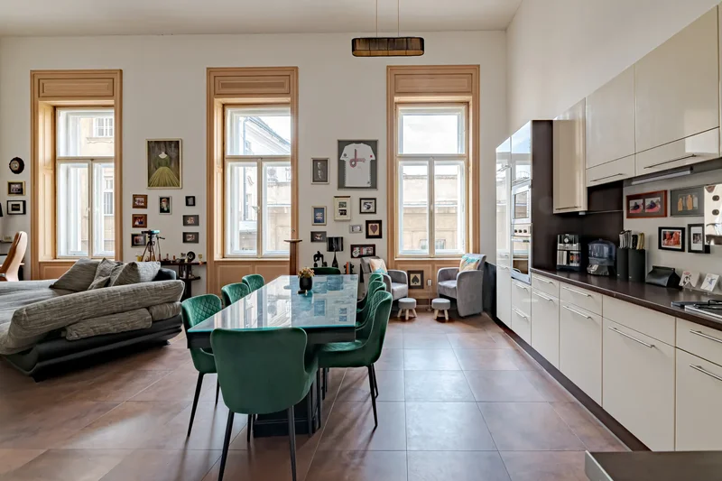 Károly körút, Budapest, Budapest, Hungary. - Photo 8