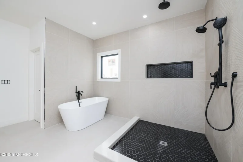 5 Bedrooms Other Residential