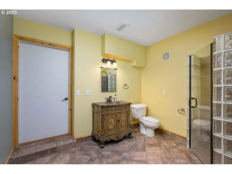 15530 NW Old Pumpkin Ridge Rd, NorthPlains, OR 97133, North Plains, Oregon, United States. - Photo 32