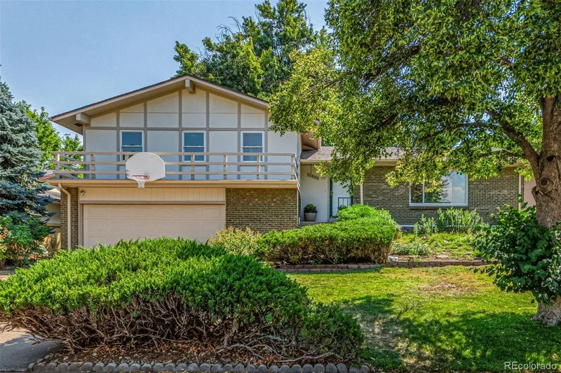 Move-In Ready Aurora Home