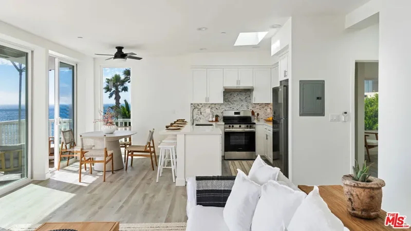 11836 Ebb Tide Lane, Malibu, California, United States. - Photo 48