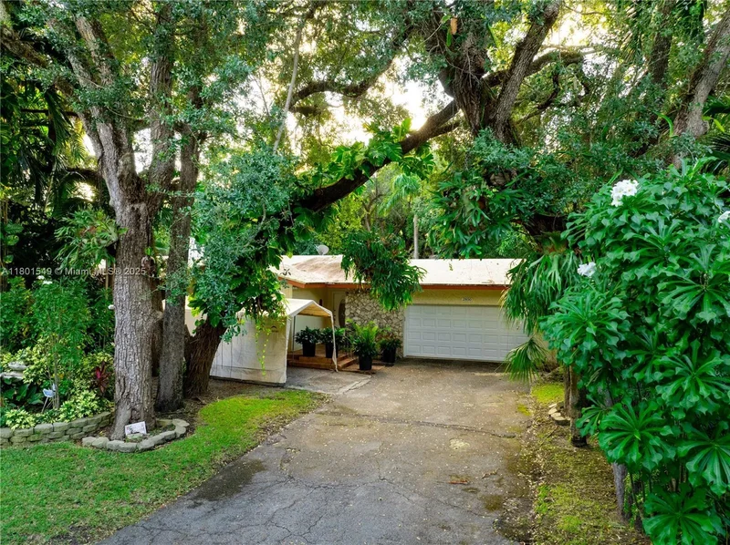 2850 Natoma St, Miami, Florida, United States. - Photo 3