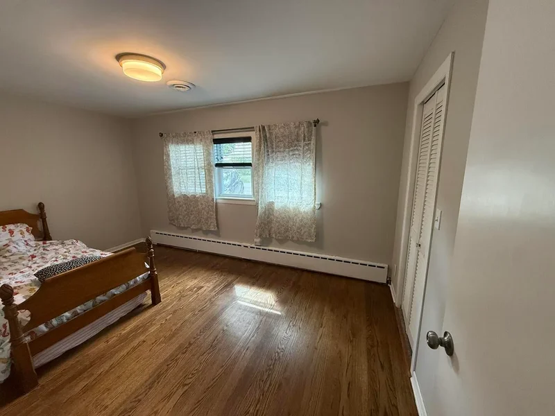 21990 W 6th Street, Lindenhurst, Illinois, United States. - Photo 19