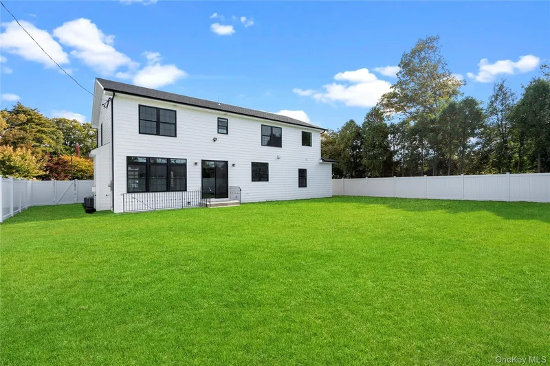25 Westchester Avenue, Jericho, New York, United States. - Photo 17