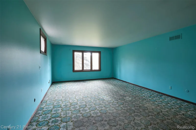 303 E Snell Road, Rochester, MI 48306, Rochester, Michigan, United States. - Photo 24