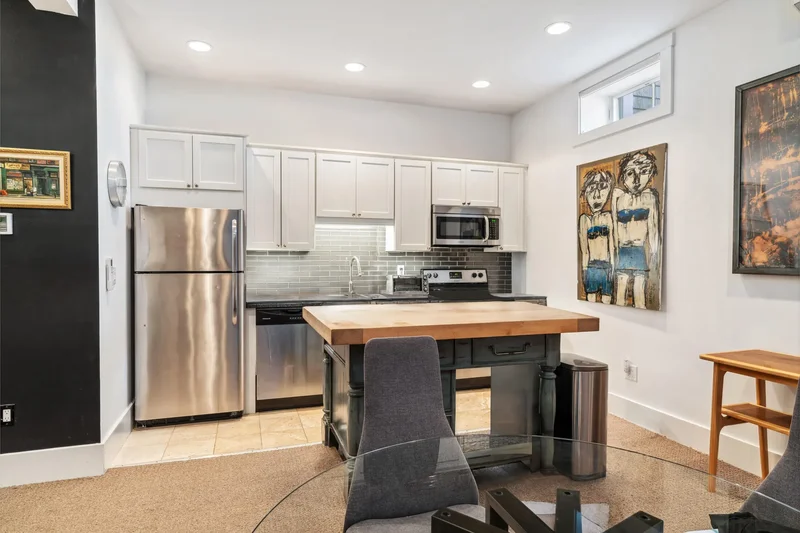 162 Commercial Street , Provincetown, MA 02657, Provincetown, Massachusetts, United States. - Photo 42