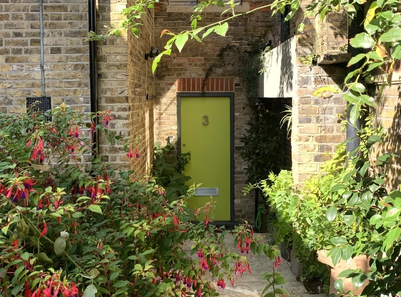 St Clement's Yard, Archdale Road, London, England, United Kingdom. - Photo 8