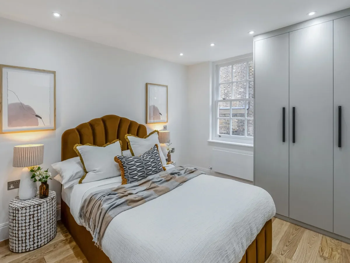 Cadogan Lane, London, SW1X, London, England, United Kingdom. - Photo 24