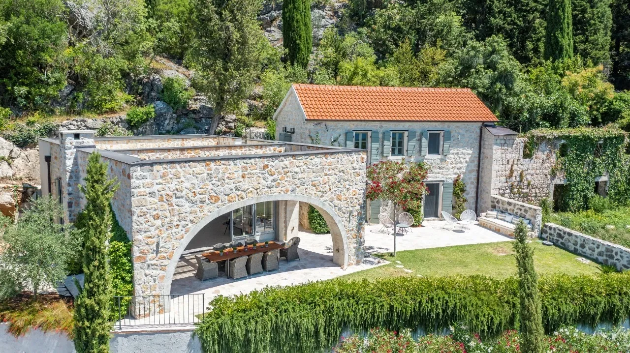 Trebesin, Herceg Novi, Herceg Novi, Herceg Novi Municipality, Montenegro. - Photo 1
