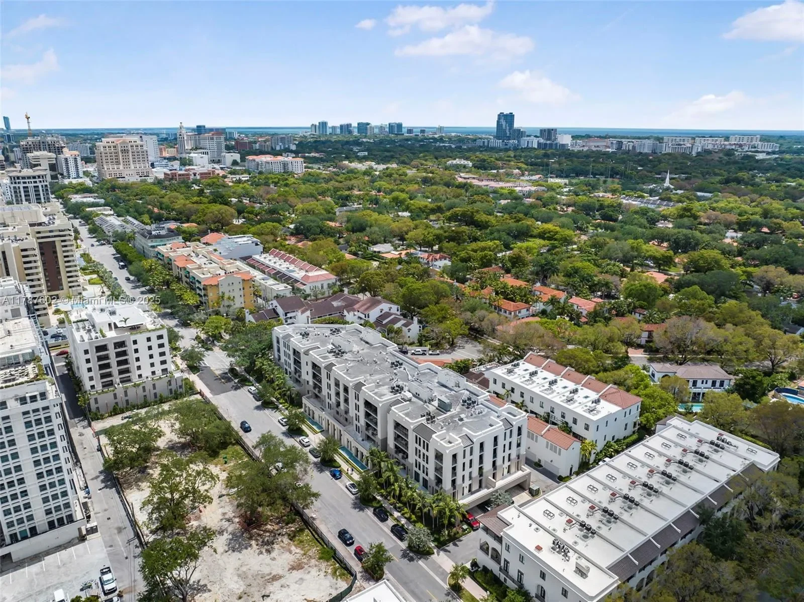 718 Valencia Ave 206, Coral Gables, Florida, United States. - Photo 49