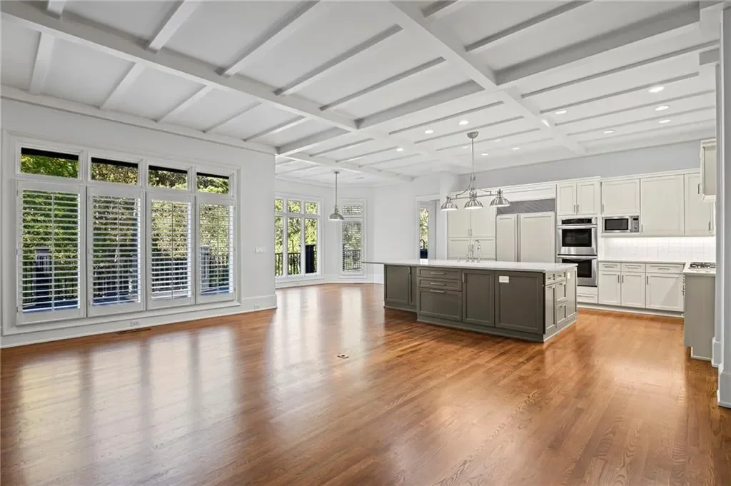 1655 Misty Oaks Drive, Atlanta, Georgia, United States. - Photo 15