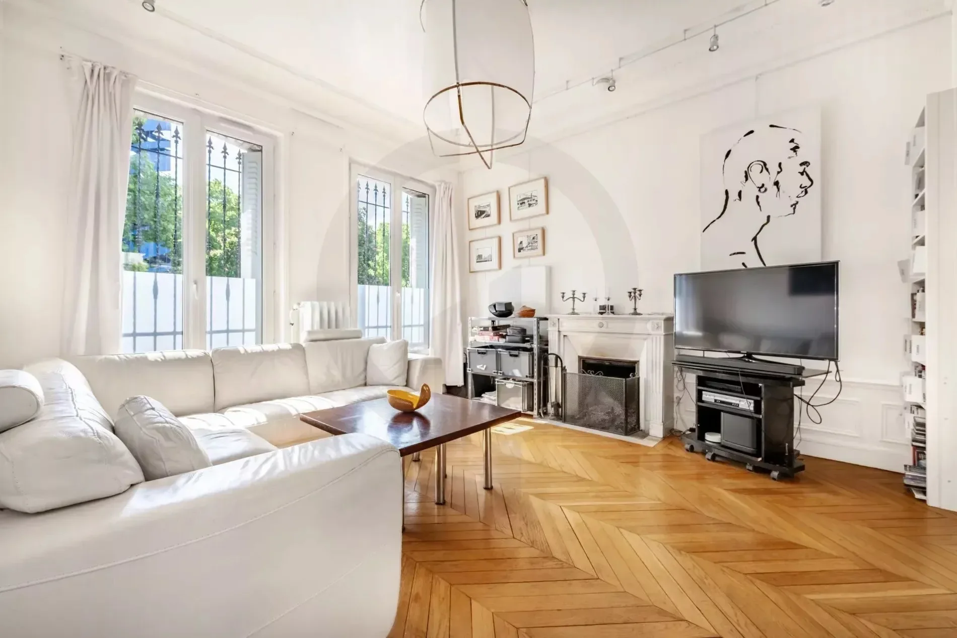 Ivry-sur-Seine, Île-de-France, France. - Photo 12
