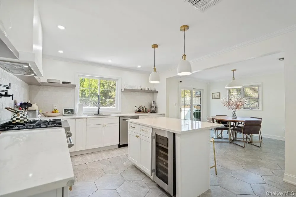 116 Sperry Blvd Boulevard, New Hyde Park, New York, United States. - Photo 11