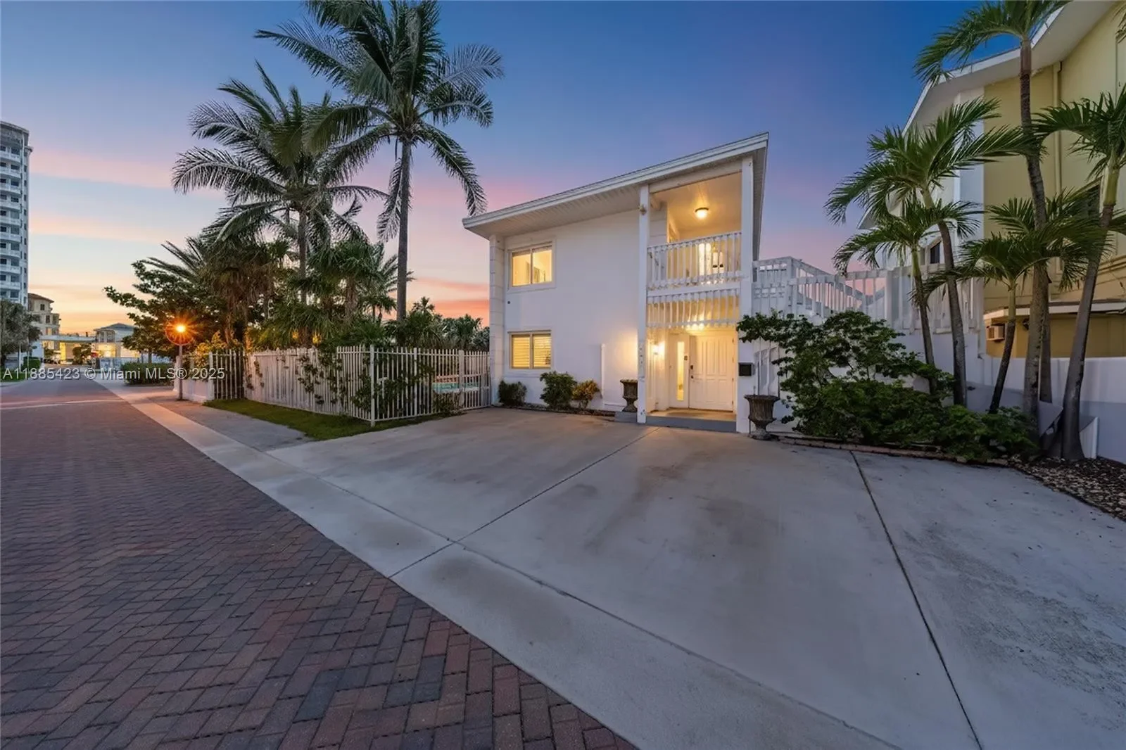 2910 N Surf Rd, Hollywood, Florida, United States. - Photo 13