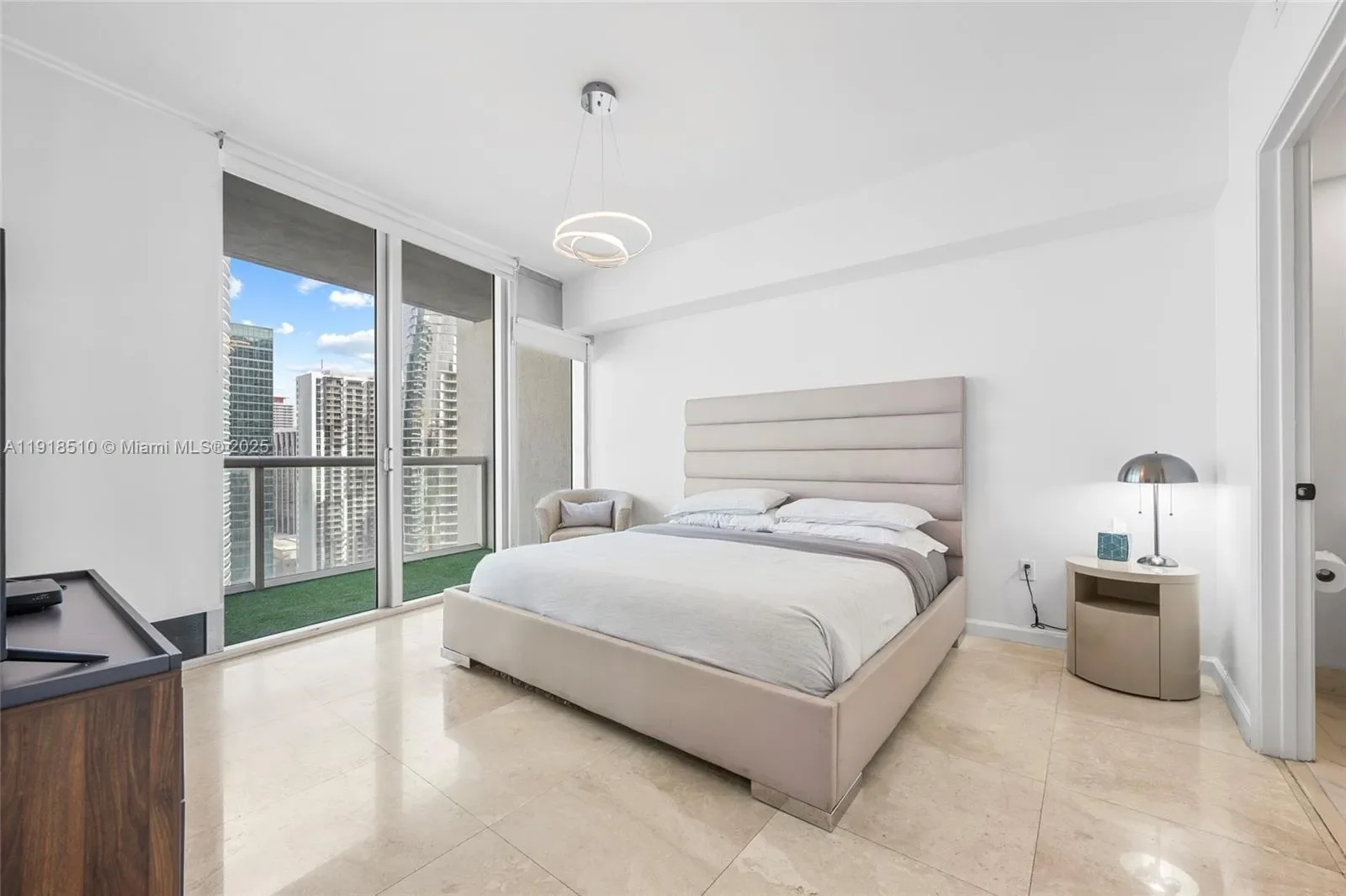 485 Brickell Ave 3503, Miami, Florida, United States. - Photo 3