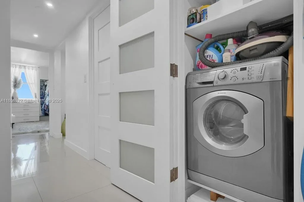 6039 Collins Ave 1126, Miami Beach, Florida, United States. - Photo 36