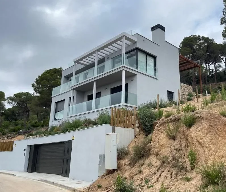 Exterior photo 4
