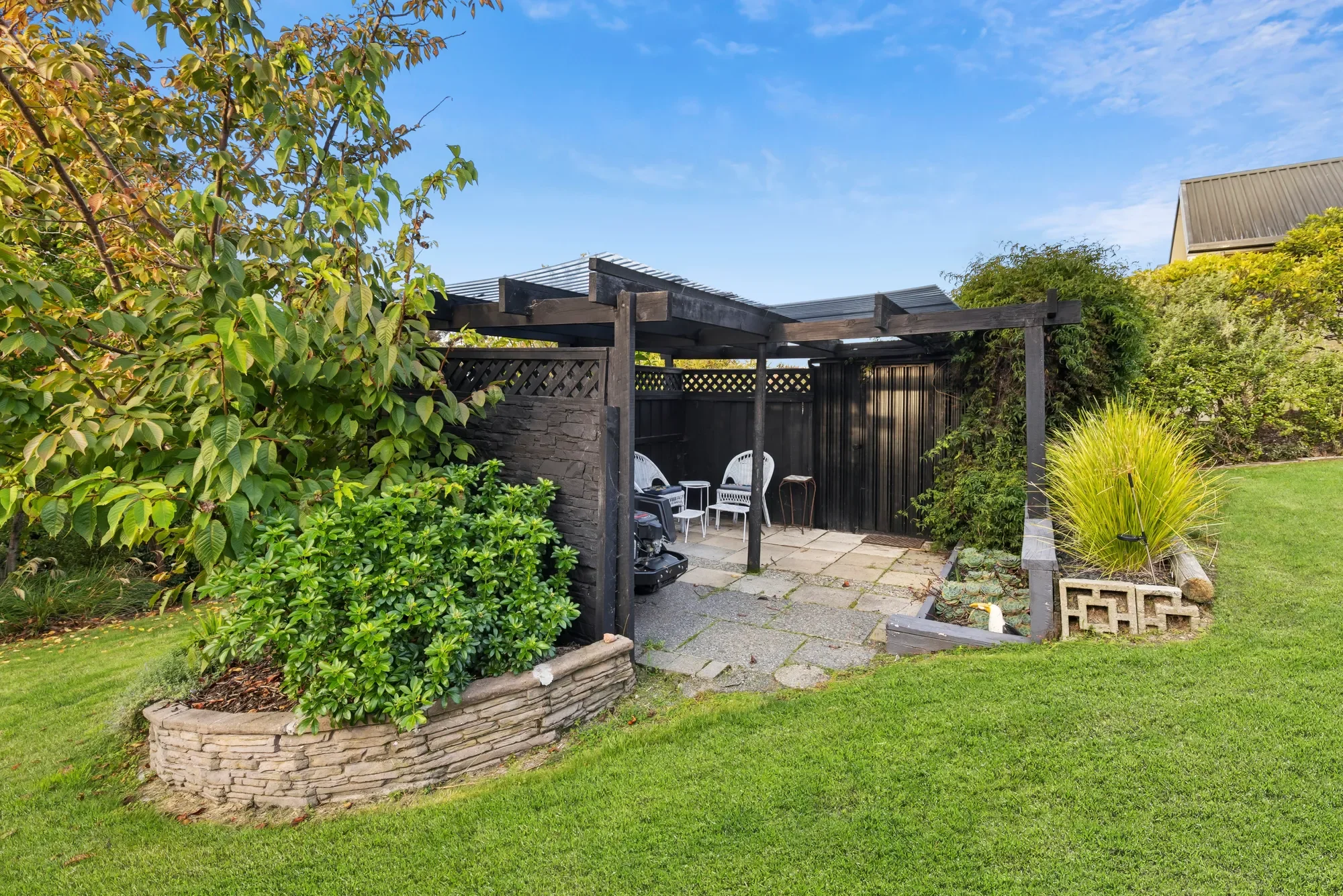 Exterior photo 12