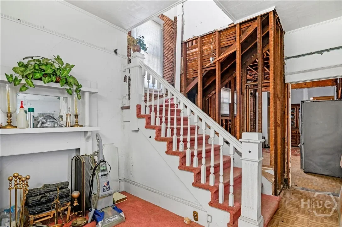 310 W 34th Street, Savannah, Georgia, United States. - Photo 2