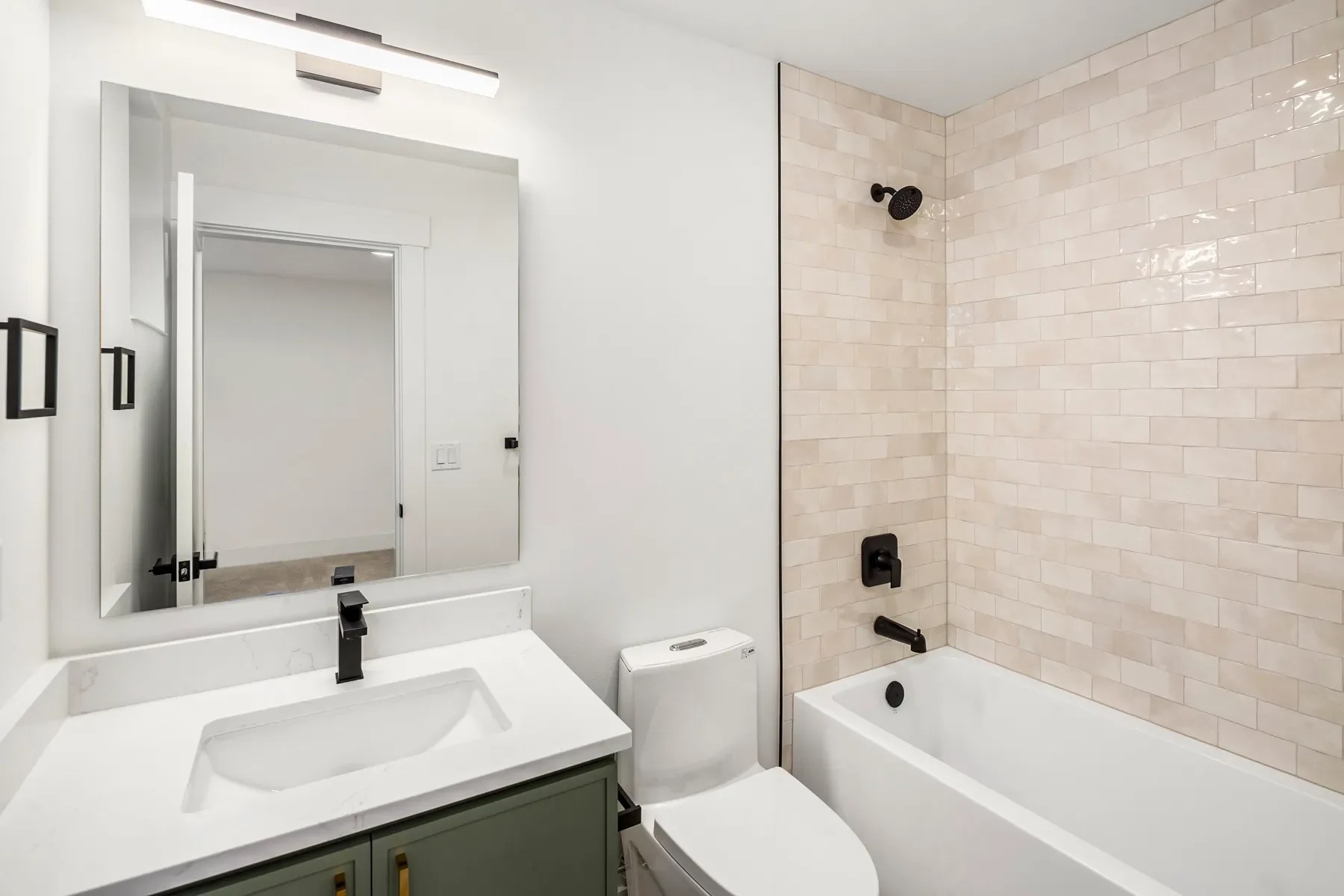 725 18th Ave Unit #C , Seattle, WA 98122, Seattle, Washington, United States. - Photo 4