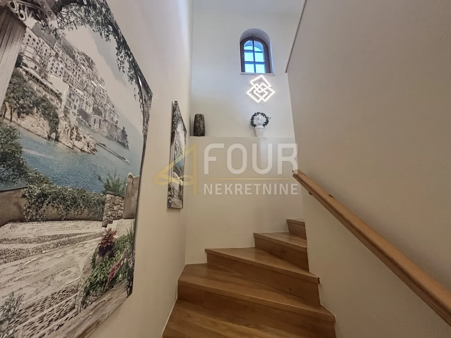 Gallery photo 12
