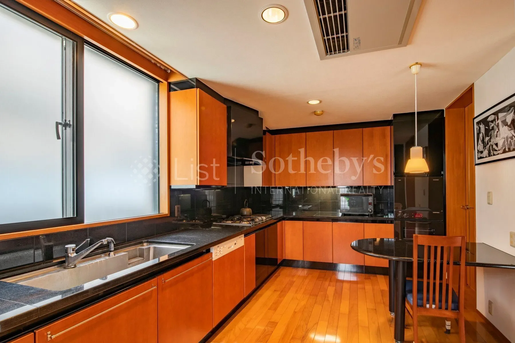 Gallery photo 2