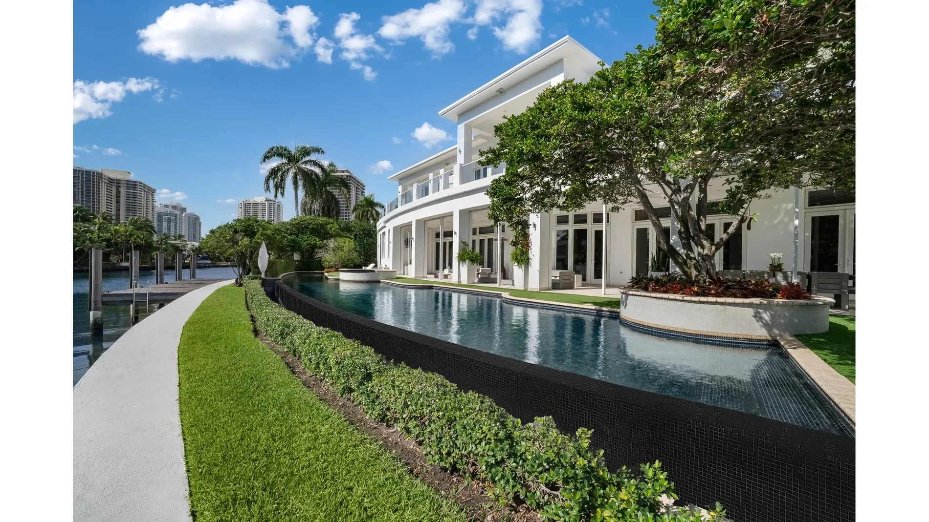 142 S Island, Golden Beach, Florida, United States. - Photo 16