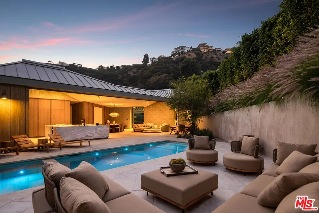 1600 Rising Glen Rd, Los Angeles, California, United States. - Photo 13