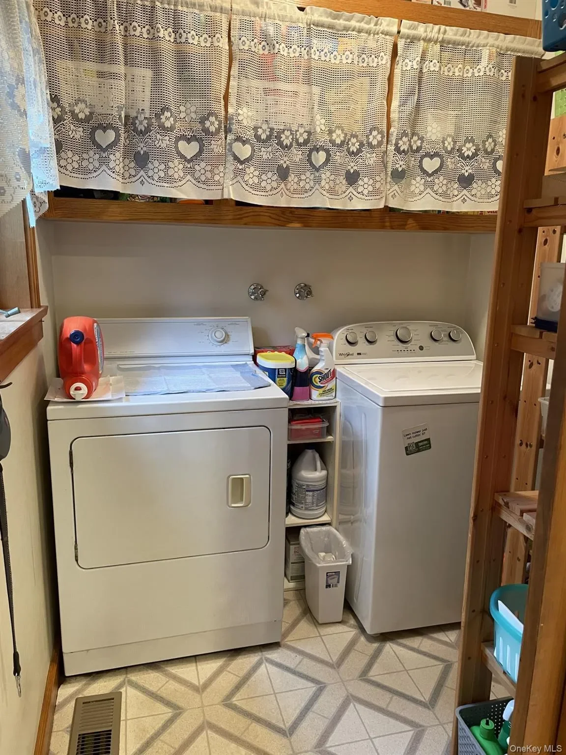 501 Wading River Road, Manorville, New York, United States. - Photo 8