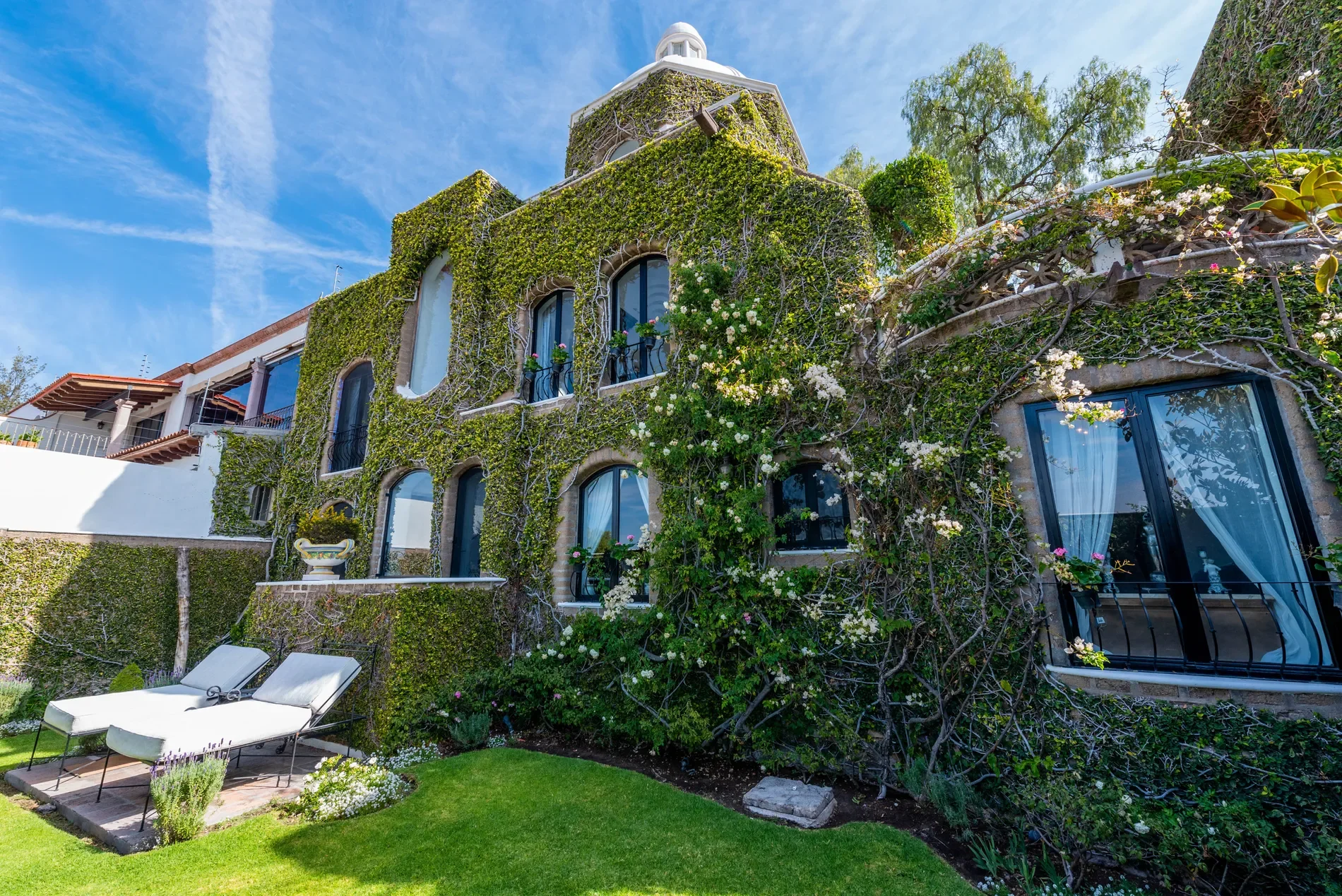 Exterior photo 10