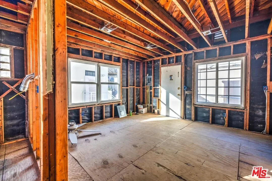 308 E Edgeware Rd, Los Angeles, California, United States. - Photo 12