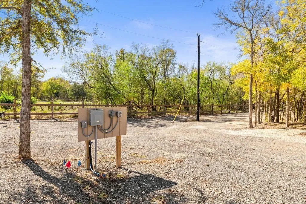 2540 FM 20, Red Rock, Texas, United States. - Photo 7