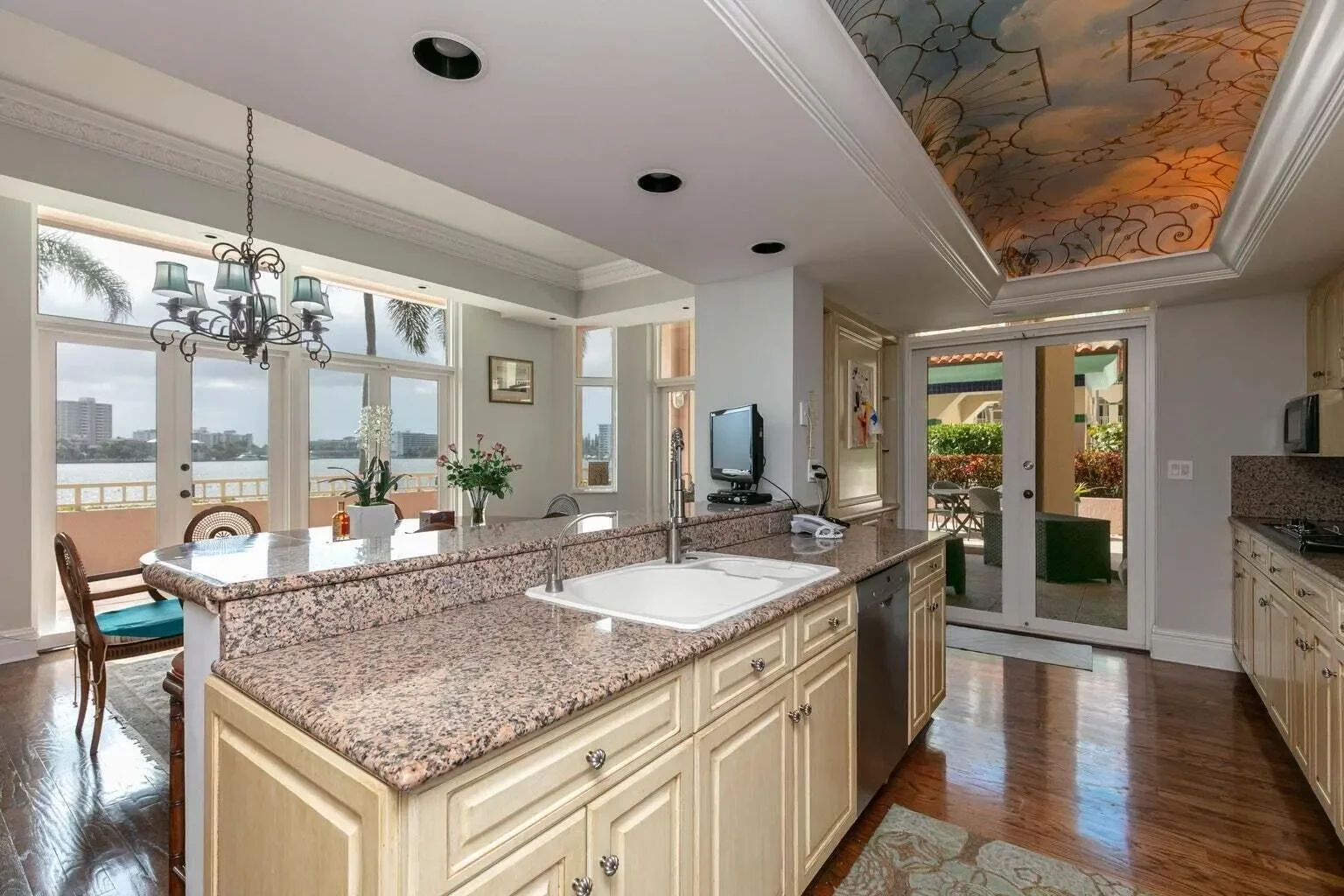 300 SE 5th Avenue, Boca Raton, Florida, United States. - Photo 2