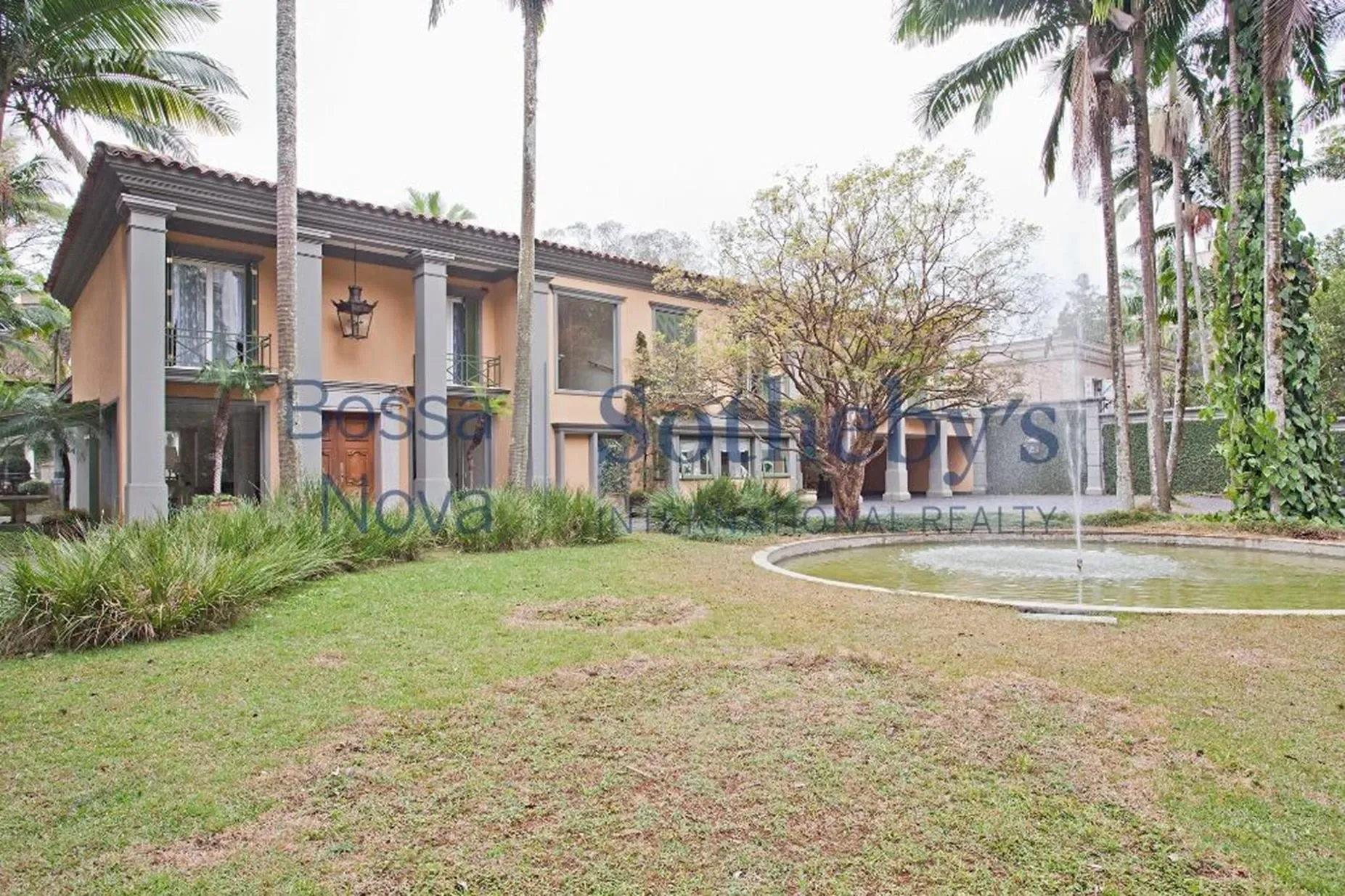 Exterior photo 4