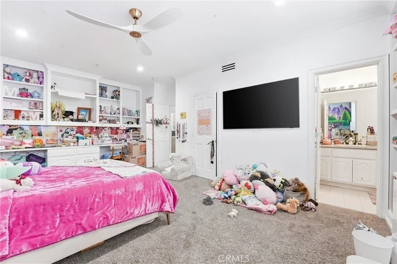 381 S Henning Way, Anaheim, CA, 92807, USA, Orange, California, United States. - Photo 44