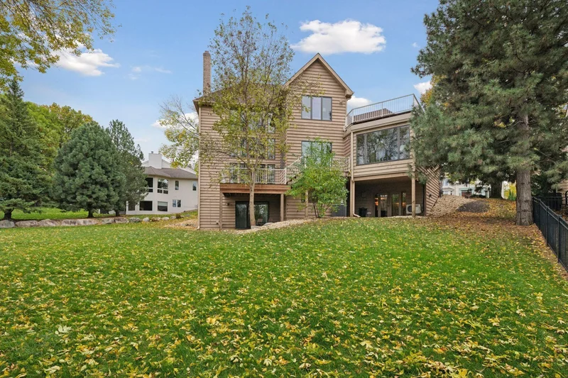 7325 Bush Lake Drive, Bloomington, MN 55438, Minneapolis, Minnesota, United States. - Photo 71