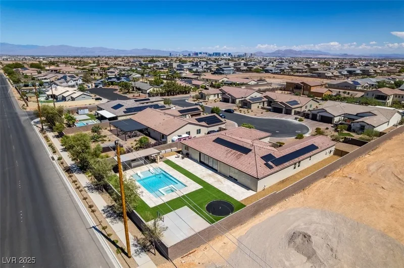 8741 Grand Pass Court, Las Vegas, Nevada, United States. - Photo 94