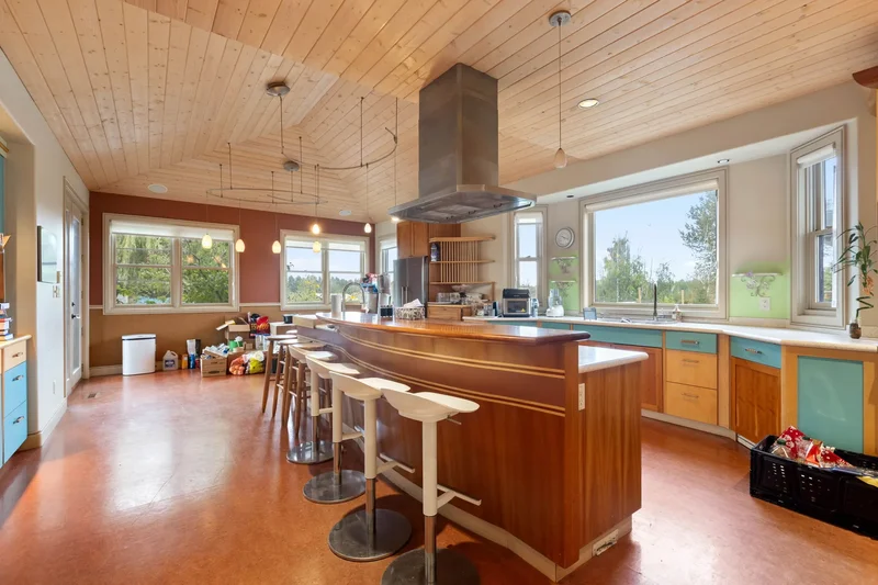 11520 Blundell Road, Richmond, British Columbia, Canada. - Photo 2