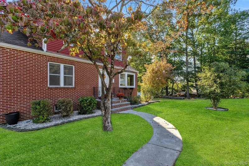 10 Lakeview Avenue, Spackenkill, New York, United States. - Photo 3