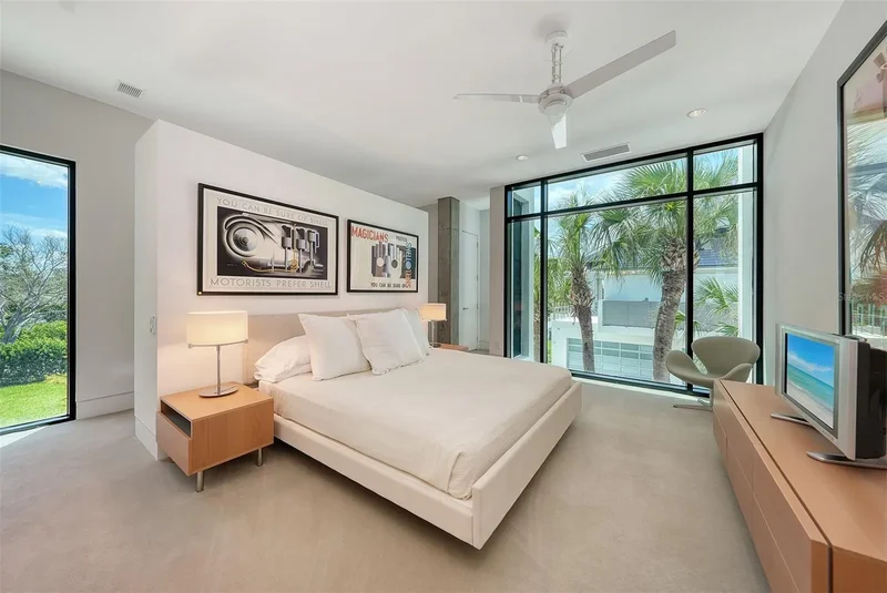 8250 SANDERLING ROAD, Siesta Key, Florida, United States. - Photo 35