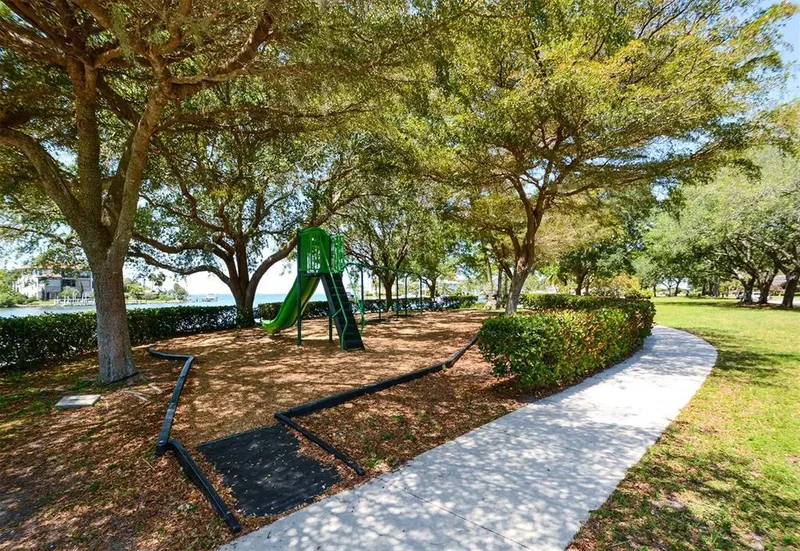 457 Woodland Drive, Sarasota, FL 34234, Sarasota, Florida, United States. - Photo 75