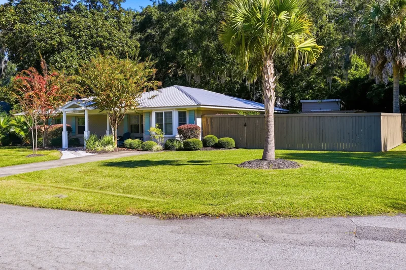 220 Tennessee Avenue, Saint Simons Island, GA 31522, St. Simons, Georgia, United States. - Photo 5