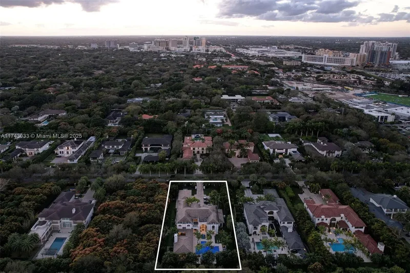8955 SW 63rd Ct, Coral Gables, Florida, United States. - Photo 55